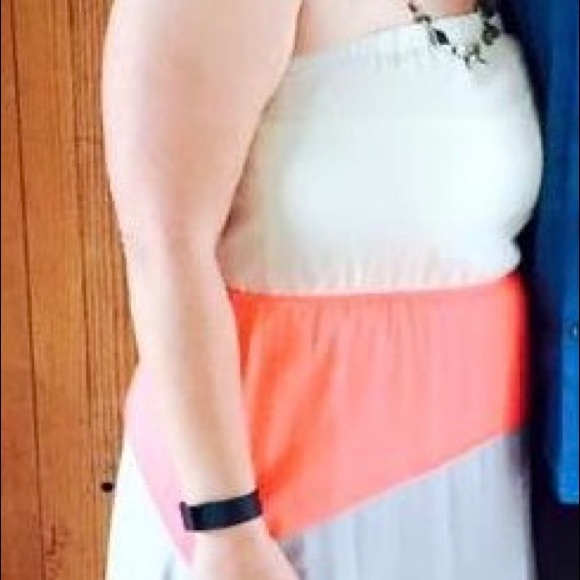 Dress - Picture 2 of 4